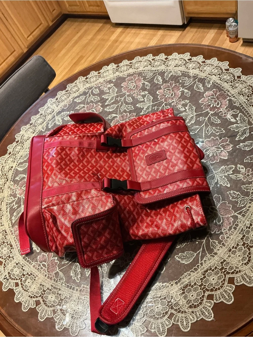 Goyard reposhing this